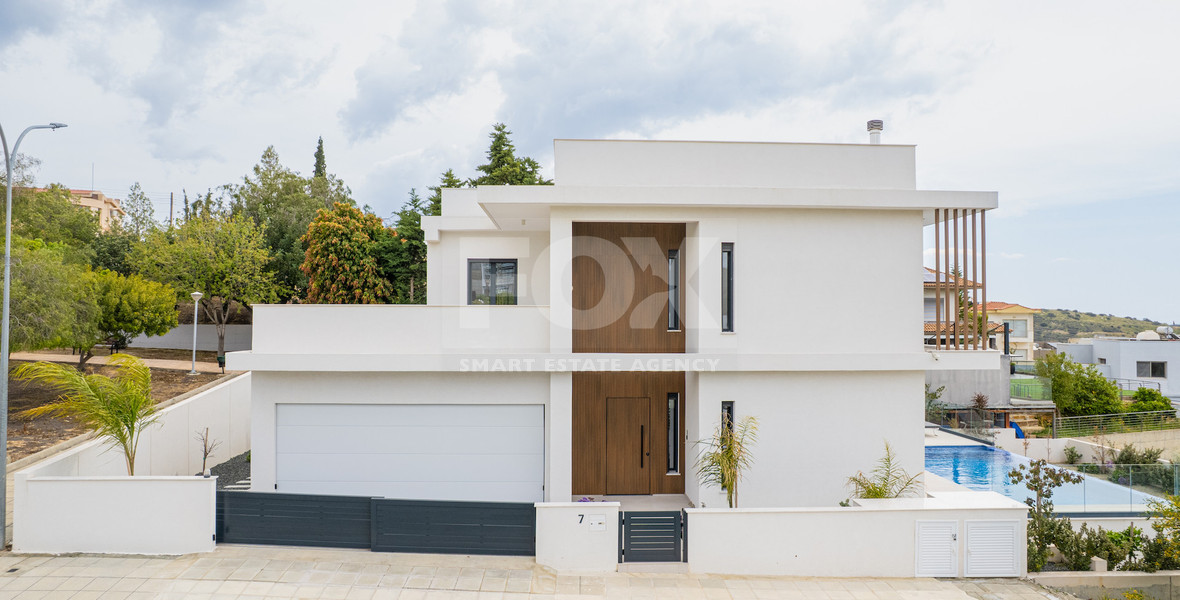 Luxury Five-Bedroom Villa with Panoramic Sea Views for Sale in Agios Athanasios,