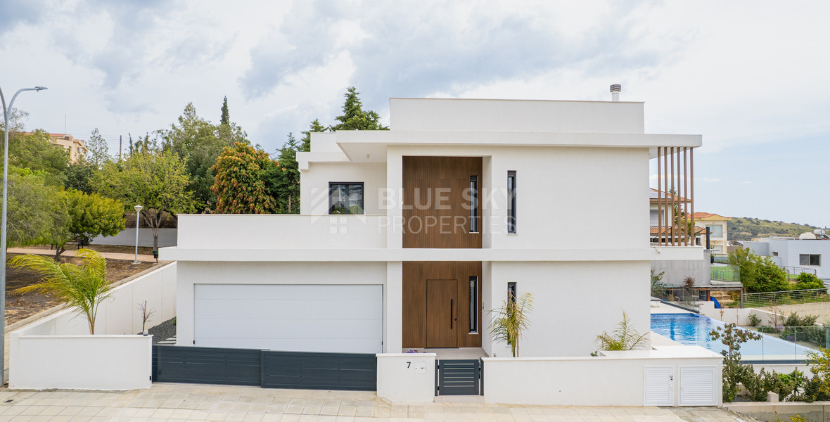 Luxury Five-Bedroom Villa with Panoramic Sea Views for Sale in Agios Athanasios,