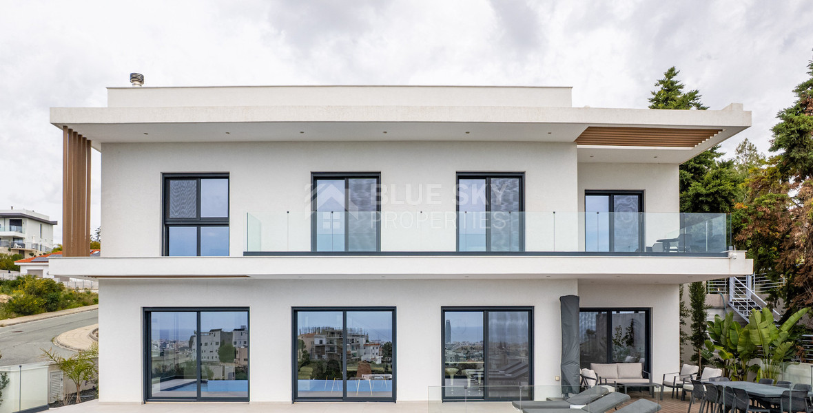 Luxury Five-Bedroom Villa with Panoramic Sea Views for Sale in Agios Athanasios,