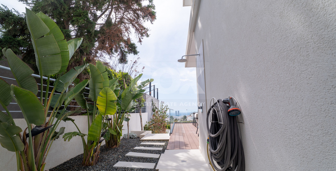Luxury Five-Bedroom Villa with Panoramic Sea Views for Sale in Agios Athanasios,