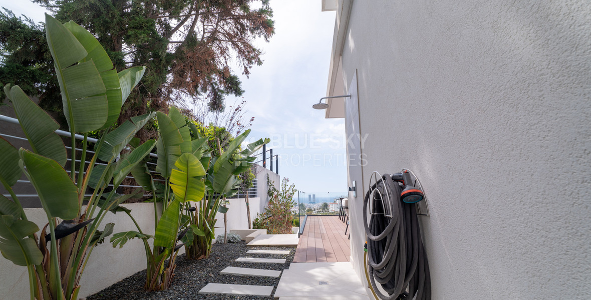 Luxury Five-Bedroom Villa with Panoramic Sea Views for Sale in Agios Athanasios,