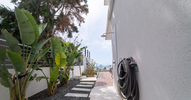 Luxury Five-Bedroom Villa with Panoramic Sea Views for Sale in Agios Athanasios,