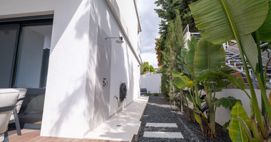 Luxury Five-Bedroom Villa with Panoramic Sea Views for Sale in Agios Athanasios,