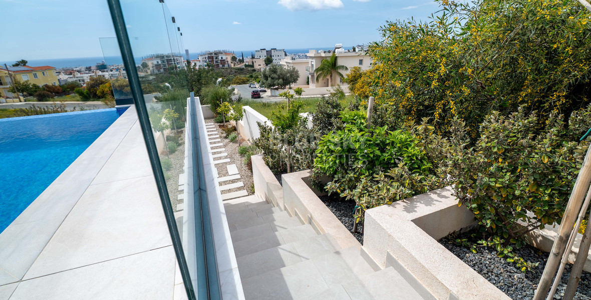 Luxury Five-Bedroom Villa with Panoramic Sea Views for Sale in Agios Athanasios,