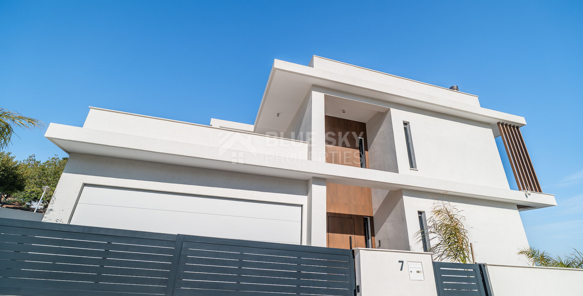 Luxury Five-Bedroom Villa with Panoramic Sea Views for Sale in Agios Athanasios,