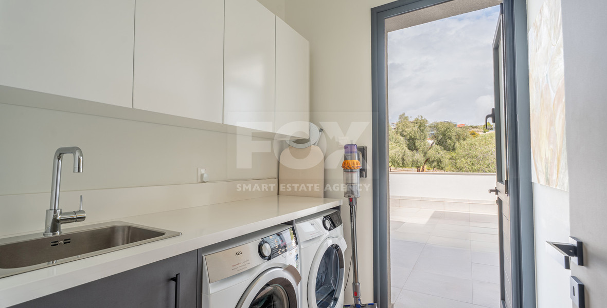 Luxury Five-Bedroom Villa with Panoramic Sea Views for Sale in Agios Athanasios,