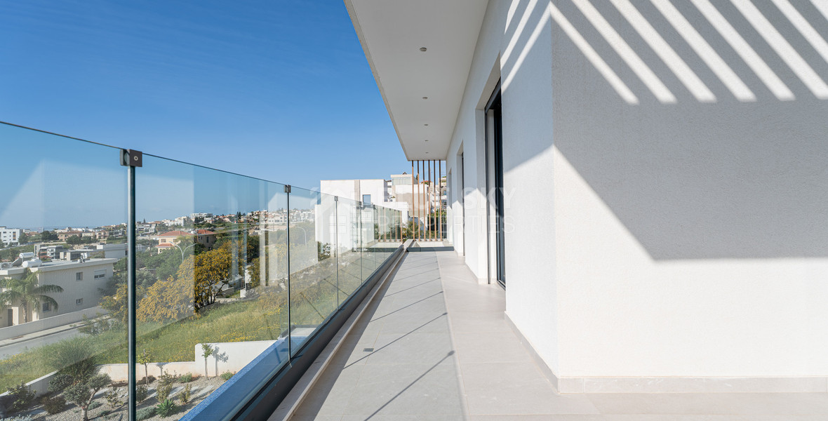 Luxury Five-Bedroom Villa with Panoramic Sea Views for Sale in Agios Athanasios,