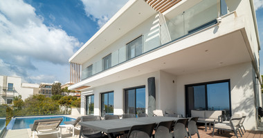 Luxury Five-Bedroom Villa with Panoramic Sea Views for Sale in Agios Athanasios,