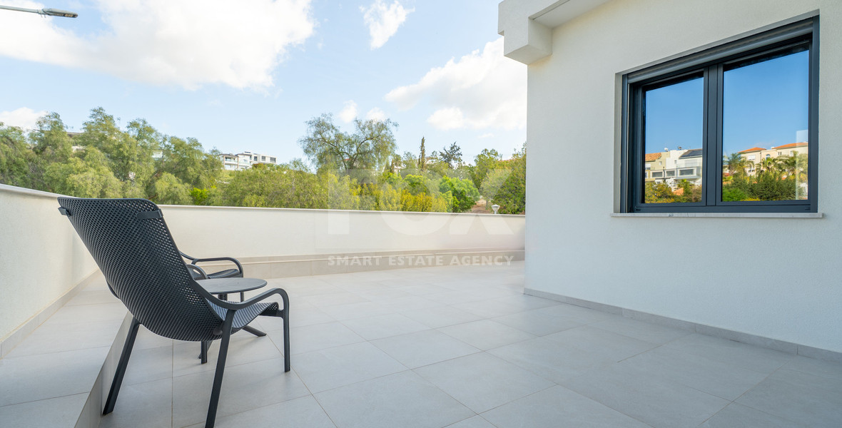 Luxury Five-Bedroom Villa with Panoramic Sea Views for Sale in Agios Athanasios,