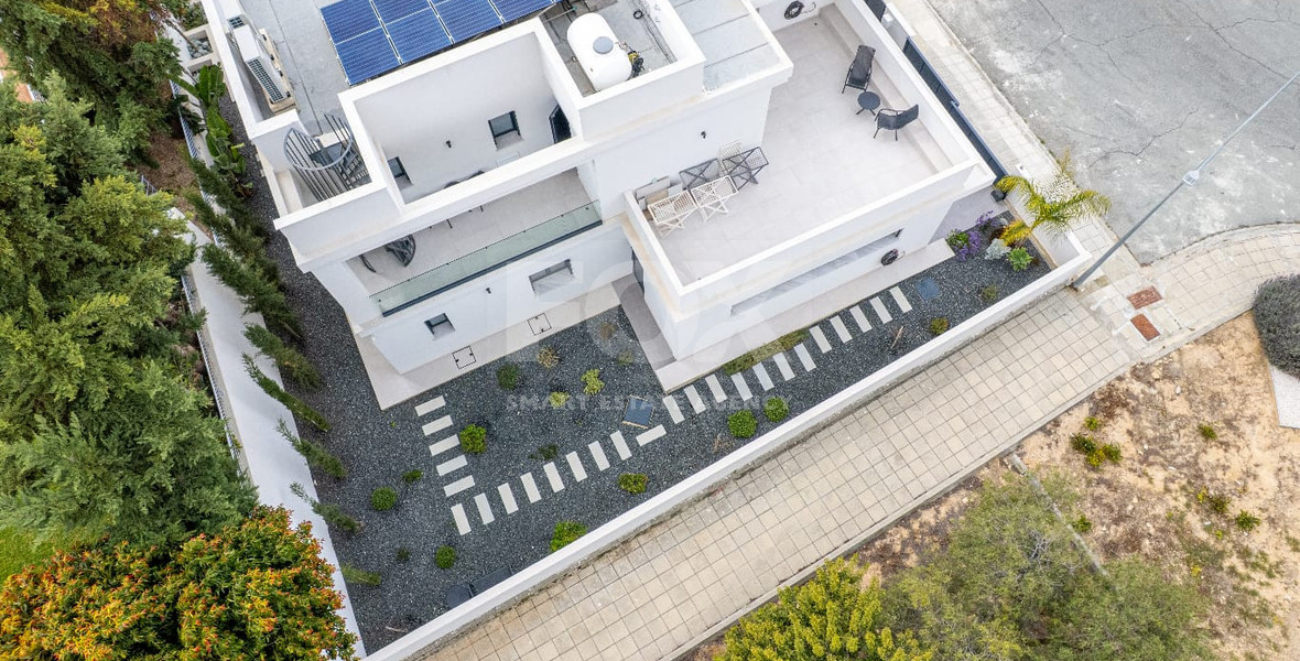 Luxury Five-Bedroom Villa with Panoramic Sea Views for Sale in Agios Athanasios,