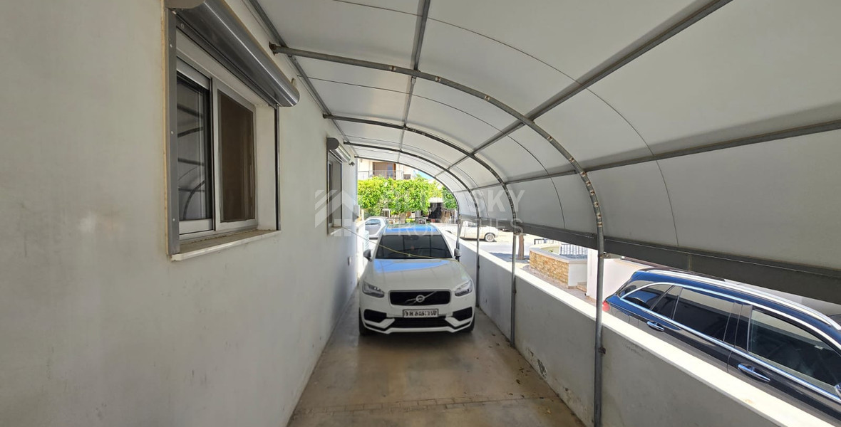 Three-Bedroom Semi-Detached House for Sale in Mesa Geitonia City Centre