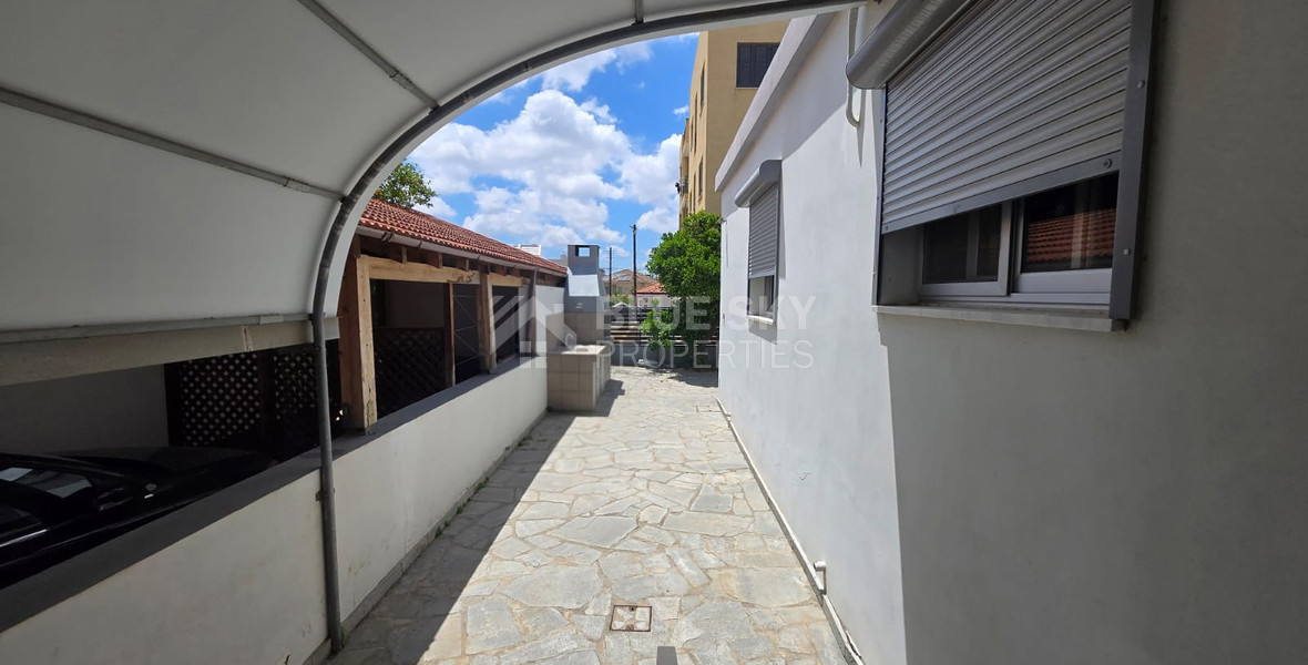Three-Bedroom Semi-Detached House for Sale in Mesa Geitonia City Centre