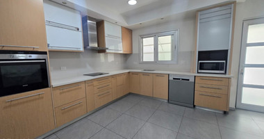 Three-Bedroom Semi-Detached House for Sale in Mesa Geitonia City Centre