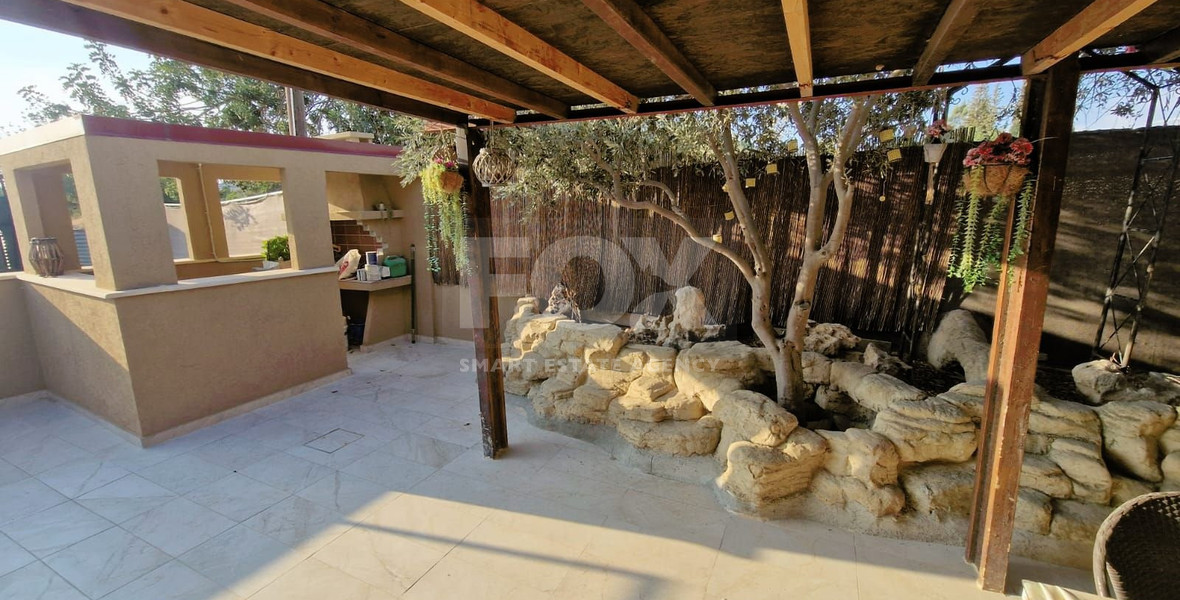 Six-Bedroom House with Two Independent Apartments for Rent in Agia Filaxi