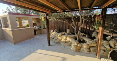 Six-Bedroom House with Two Independent Apartments for Rent in Agia Filaxi