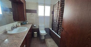 Six-Bedroom House with Two Independent Apartments for Rent in Agia Filaxi