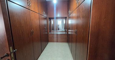 Six-Bedroom House with Two Independent Apartments for Rent in Agia Filaxi