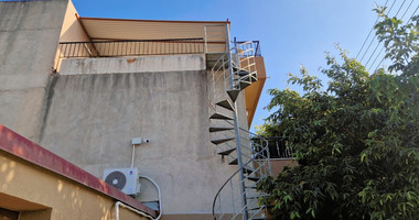 Residential Building with Main House & Two Independent Apartments for Rent in Agia Filaxi