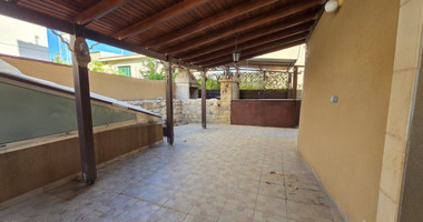 Residential Building with Main House & Two Independent Apartments for Rent in Agia Filaxi