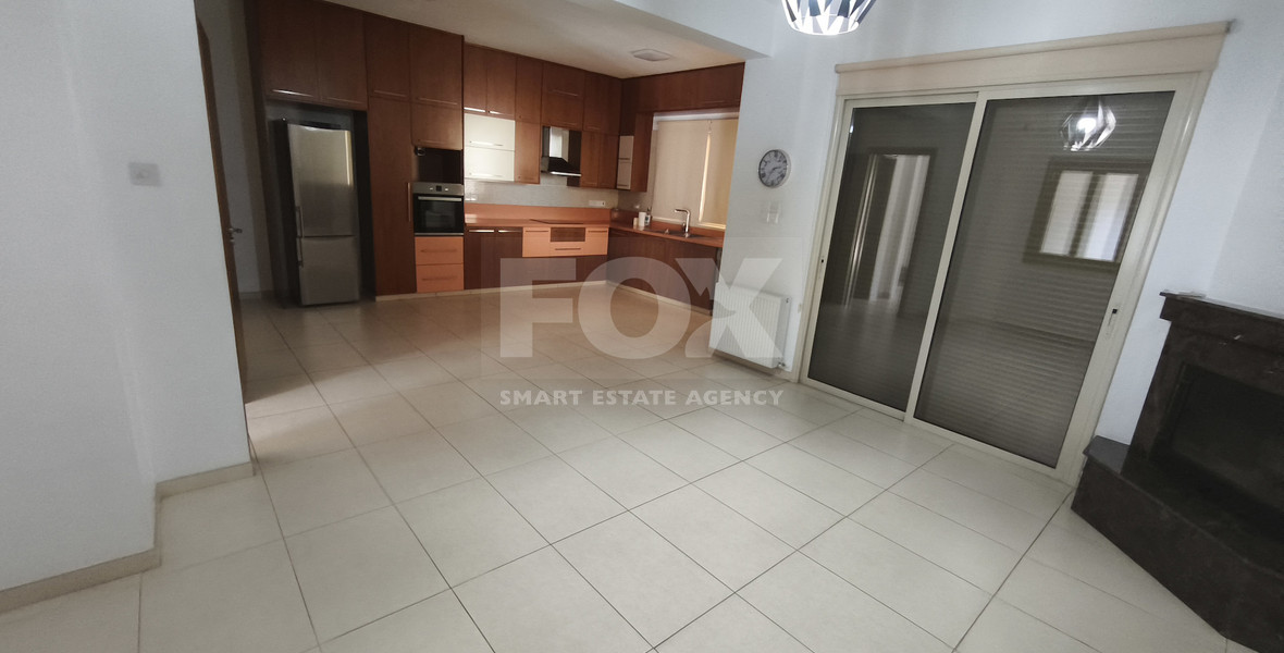 Spacious Semi-Detached Unfurnished Home in Central Mesa Geitonia