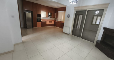 Spacious Semi-Detached Unfurnished Home in Central Mesa Geitonia