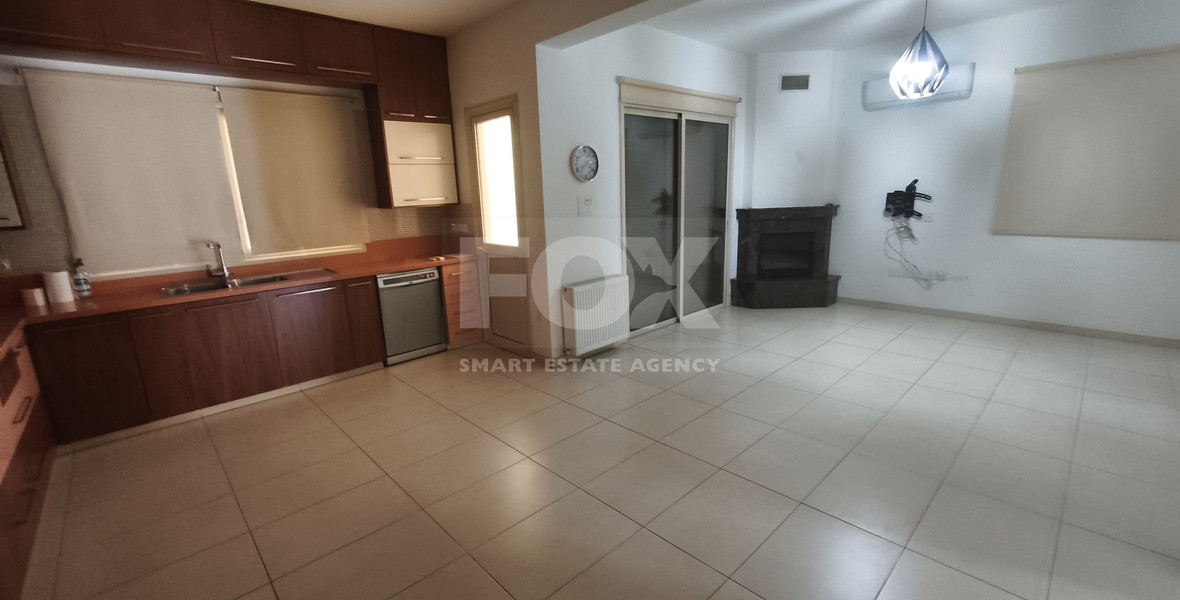 Spacious Semi-Detached Unfurnished Home in Central Mesa Geitonia