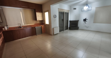 Spacious Semi-Detached Unfurnished Home in Central Mesa Geitonia