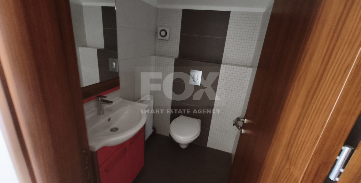 Spacious Semi-Detached Unfurnished Home in Central Mesa Geitonia