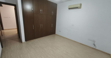 Spacious Semi-Detached Unfurnished Home in Central Mesa Geitonia