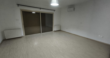 Spacious Semi-Detached Unfurnished Home in Central Mesa Geitonia