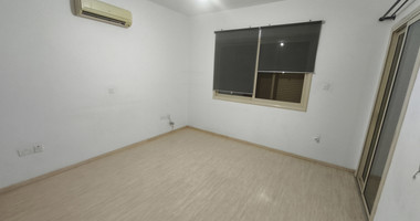 Spacious Semi-Detached Unfurnished Home in Central Mesa Geitonia