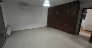 Spacious Semi-Detached Unfurnished Home in Central Mesa Geitonia