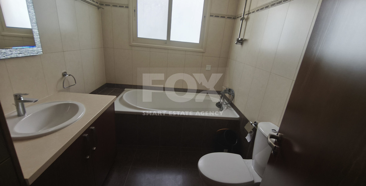 Spacious Semi-Detached Unfurnished Home in Central Mesa Geitonia