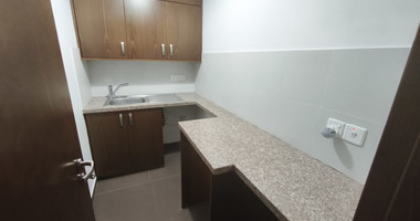 Spacious Semi-Detached Unfurnished Home in Central Mesa Geitonia