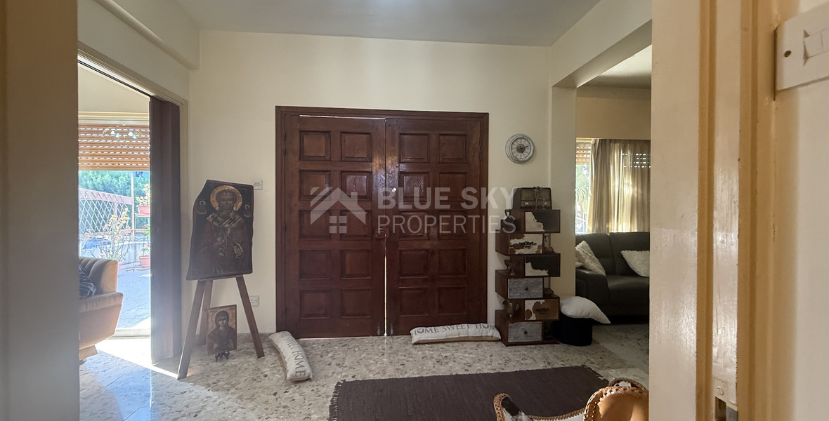 DETACHED 3 BEDROOM HOUSE IN CENTRAL LIMASSOL WITH EXTRA 1 BEDROOM SEMI BASEMENT APARTMENT AND SEPARATE STUDIO.