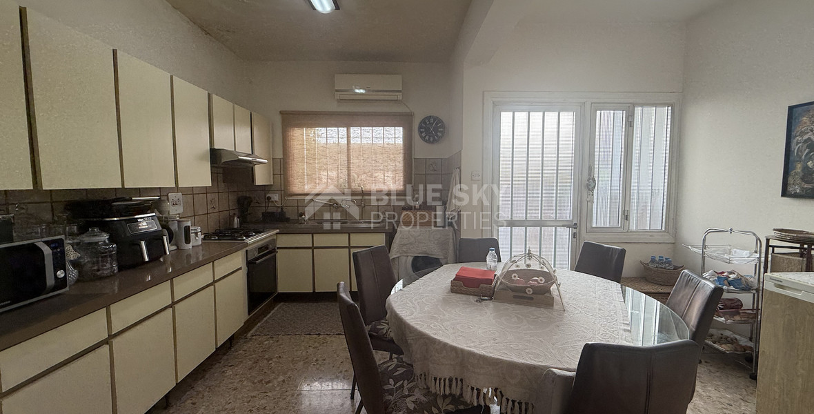 DETACHED 3 BEDROOM HOUSE IN CENTRAL LIMASSOL WITH EXTRA 1 BEDROOM SEMI BASEMENT APARTMENT AND SEPARATE STUDIO.