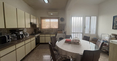 DETACHED 3 BEDROOM HOUSE IN CENTRAL LIMASSOL WITH EXTRA 1 BEDROOM SEMI BASEMENT APARTMENT AND SEPARATE STUDIO.