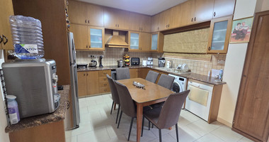Four bedroom spacious semidetached house in Omonoia, Limassol for rent
