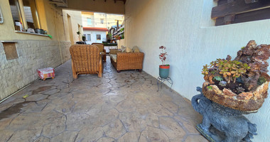 Four bedroom spacious semidetached house in Omonoia, Limassol for rent
