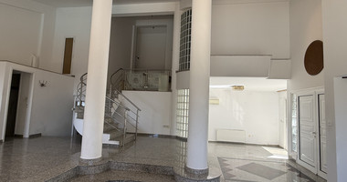 RENT: Versatile Residential or Commercial Property with Extensive Grounds in Kato Polemidia with easy access to all arteries of Limassol.