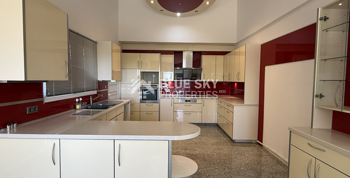 RENT: Versatile Residential or Commercial Property with Extensive Grounds in Kato Polemidia with easy access to all arteries of Limassol.