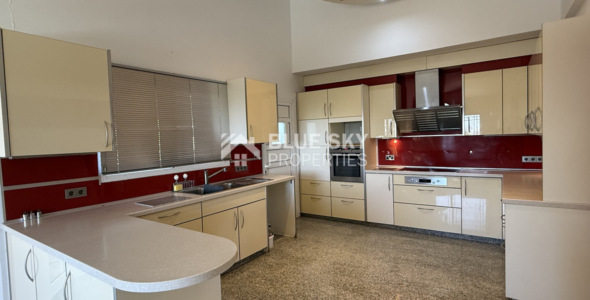 RENT: Versatile Residential or Commercial Property with Extensive Grounds in Kato Polemidia with easy access to all arteries of Limassol.
