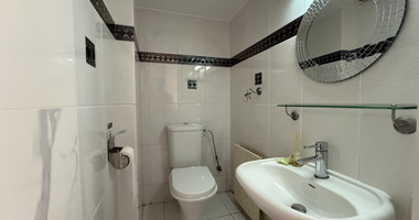 RENT: Versatile Residential or Commercial Property with Extensive Grounds in Kato Polemidia with easy access to all arteries of Limassol.