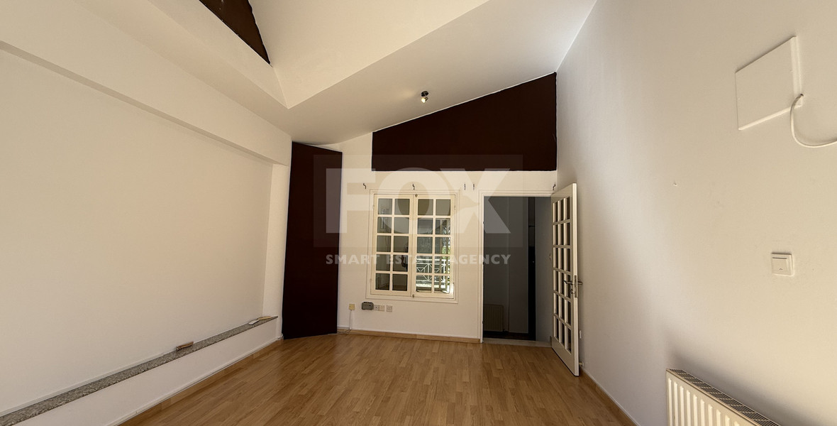 RENT: Versatile Residential or Commercial Property with Extensive Grounds in Kato Polemidia with easy access to all arteries of Limassol.