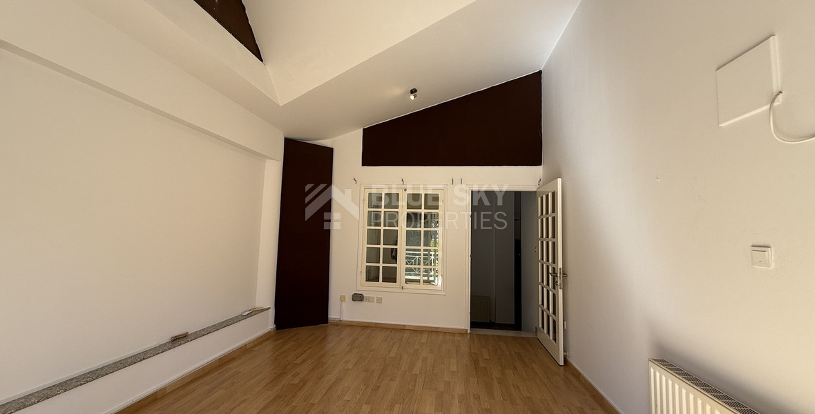 RENT: Versatile Residential or Commercial Property with Extensive Grounds in Kato Polemidia with easy access to all arteries of Limassol.