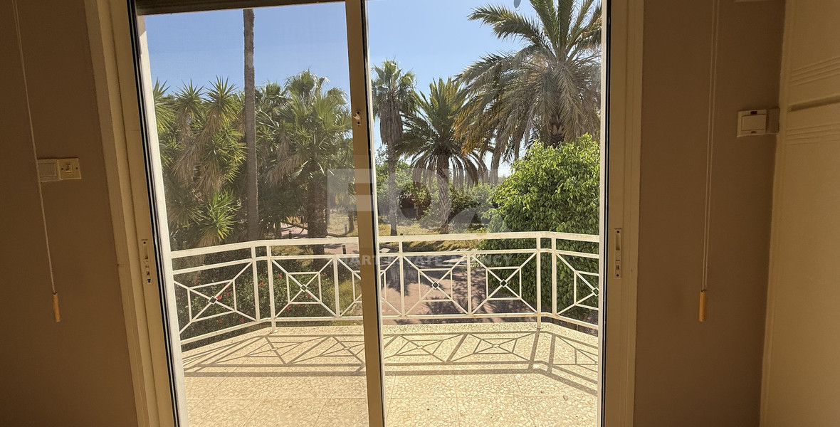 RENT: Versatile Residential or Commercial Property with Extensive Grounds in Kato Polemidia with easy access to all arteries of Limassol.