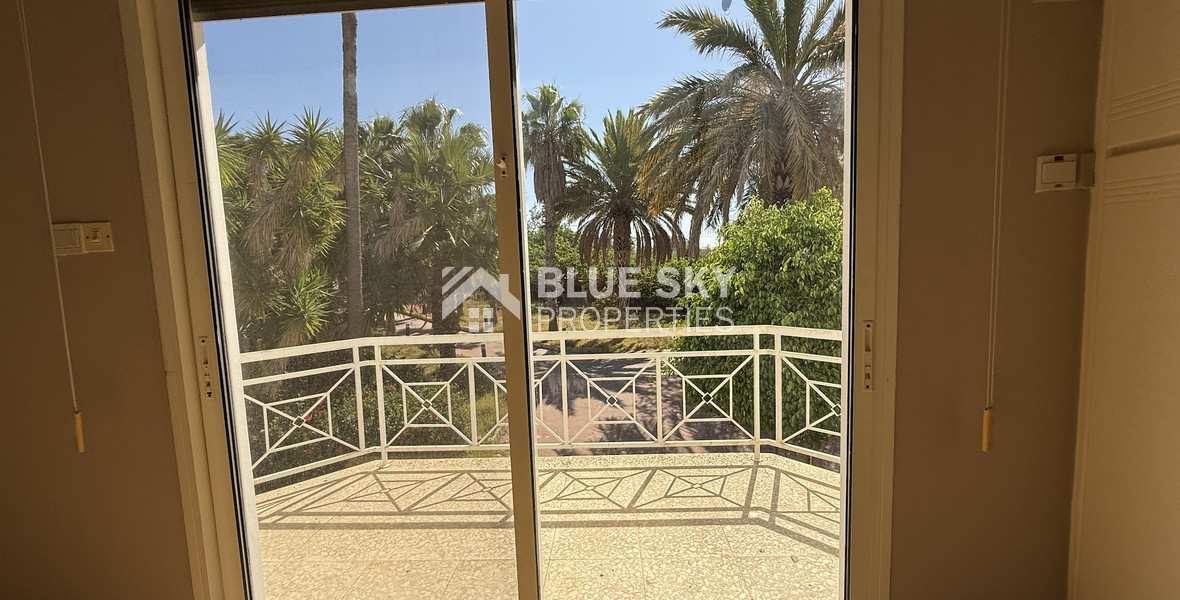 RENT: Versatile Residential or Commercial Property with Extensive Grounds in Kato Polemidia with easy access to all arteries of Limassol.