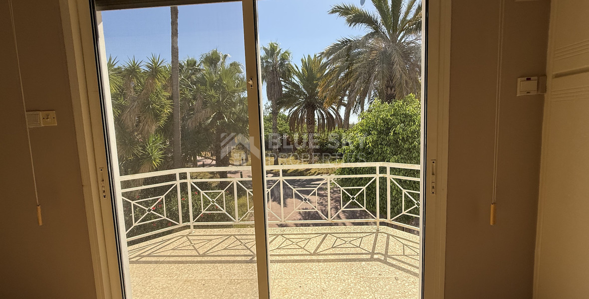 RENT: Versatile Residential or Commercial Property with Extensive Grounds in Kato Polemidia with easy access to all arteries of Limassol.