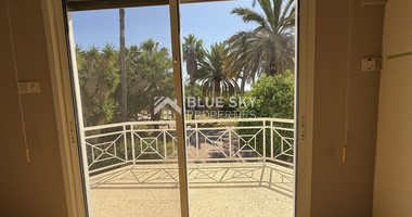 RENT: Versatile Residential or Commercial Property with Extensive Grounds in Kato Polemidia with easy access to all arteries of Limassol.