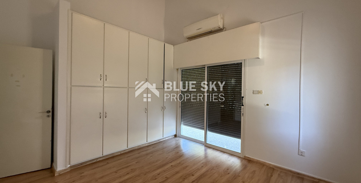 RENT: Versatile Residential or Commercial Property with Extensive Grounds in Kato Polemidia with easy access to all arteries of Limassol.